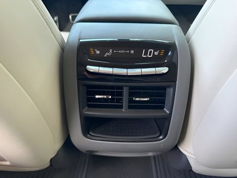 Used 2018 Cadillac XT5 Premium Luxury FWD image 14