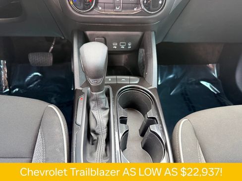 Used 2023 Chevrolet TrailBlazer LT FWD image 12