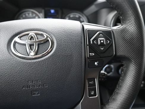 Used 2019 Toyota Tacoma TRD Sport AWD/4WD image 27