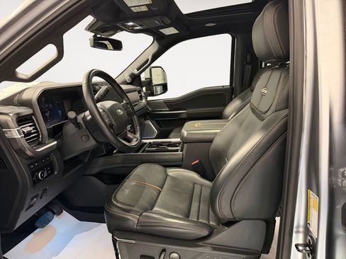 Used 2023 Ford F350 Platinum image 11