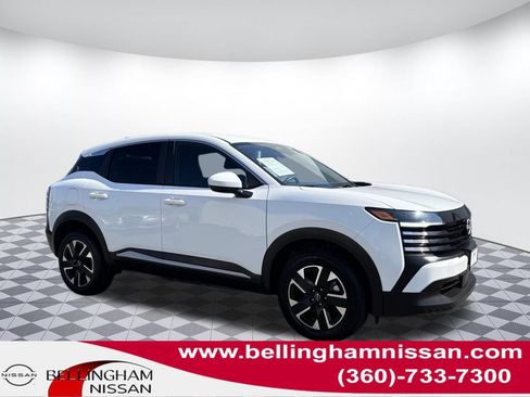 Used 2025 Nissan Kicks SV AWD/4WD image 1