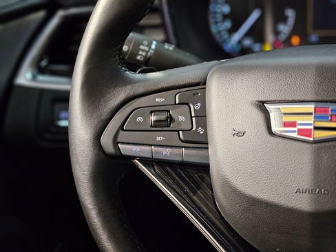 Used 2025 Cadillac XT6 Premium Luxury image 29