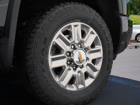 Certified 2025 Chevrolet Silverado 3500 High Country w/ High Country Premium Package AWD/4WD image 32