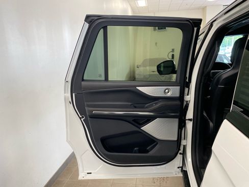 New 2026 Lincoln Navigator L Black Label AWD/4WD image 41
