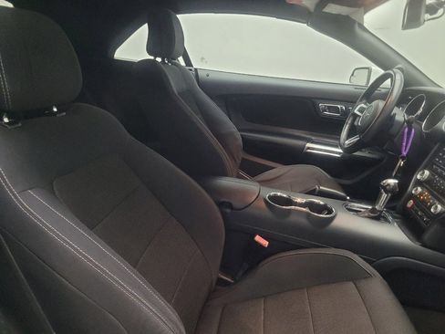 Used 2016 Ford Mustang Convertible RWD image 21