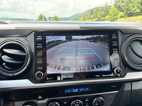 Certified 2022 Toyota Tacoma SR5 AWD/4WD image 15