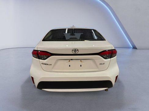 Used 2022 Toyota Corolla XLE image 5