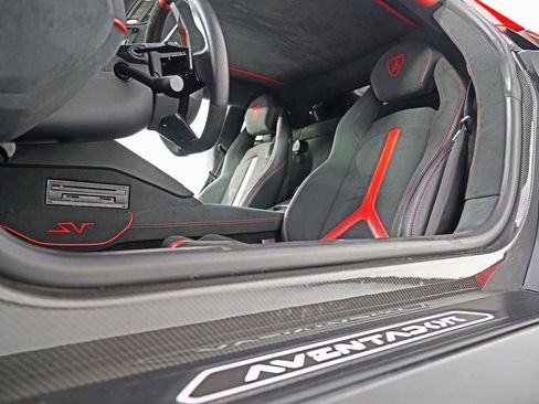 Used 2017 Lamborghini Aventador S image 95