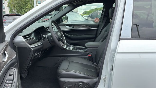 New 2026 Jeep Grand Cherokee L Limited AWD/4WD image 9