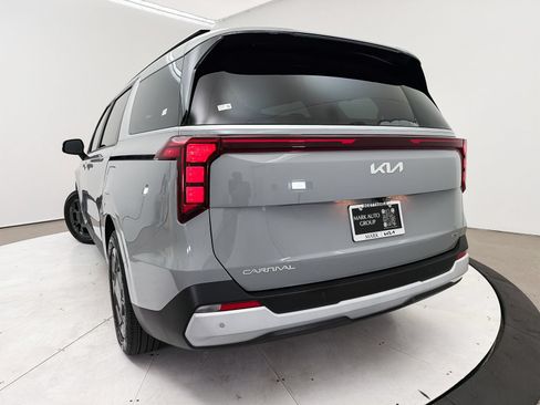 Certified 2025 Kia Carnival EX FWD image 10