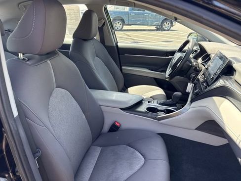 Used 2023 Toyota Camry LE AWD/4WD image 13