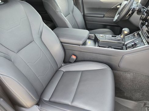 Certified 2026 Lexus GX 550 w/ Accessory Package (2T) AWD/4WD image 10