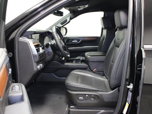 Used 2025 GMC Yukon Denali AWD/4WD image 19