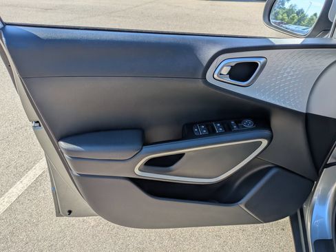 Used 2022 Kia Soul LX w/ Technology Package FWD image 15