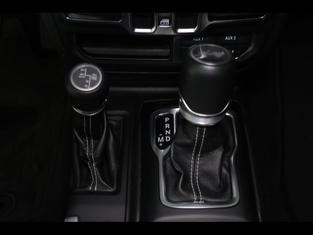 Used 2022 Jeep Wrangler Unlimited Sahara AWD/4WD image 25
