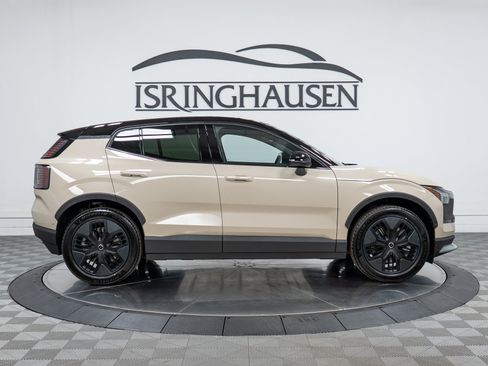 New 2026 Volvo EX30 Cross Country Ultra w/ Protection Package Premier AWD/4WD image 4
