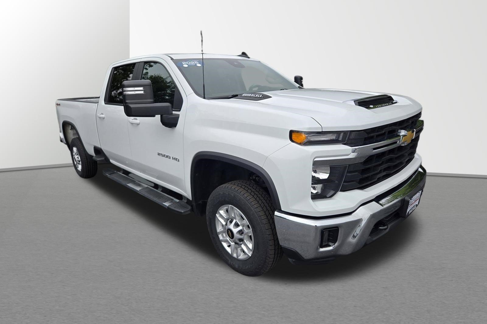 Used 2025 Chevrolet Silverado 2500 LT w/ Convenience Package AWD/4WD image 1