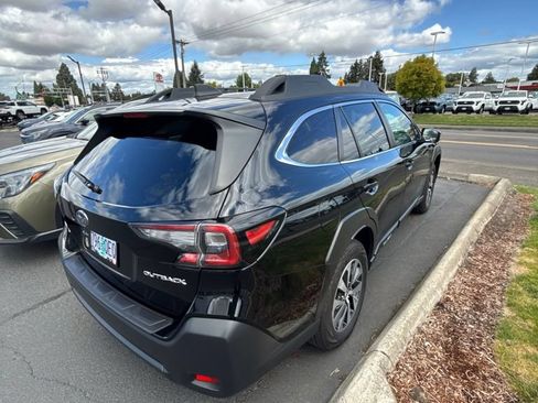 Used 2025 Subaru Outback Premium AWD/4WD image 3