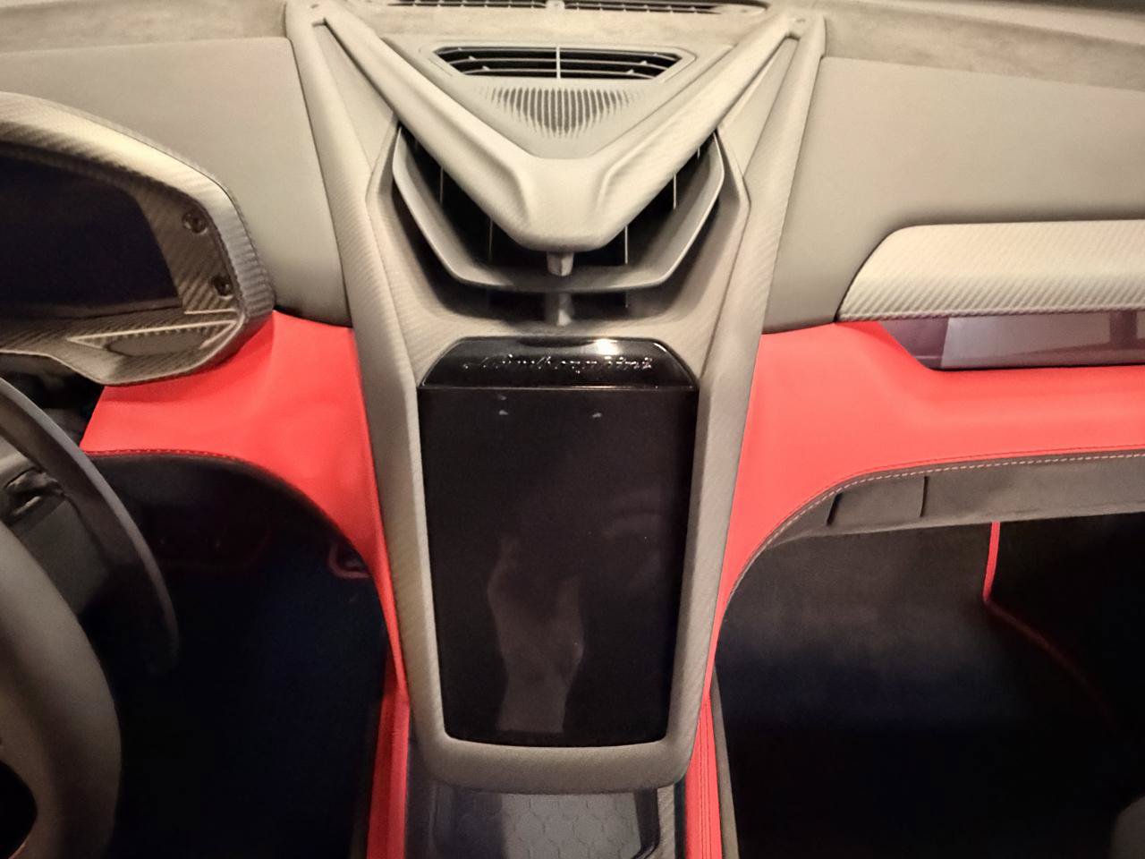 Used 2024 Lamborghini Revuelto AWD/4WD image 23