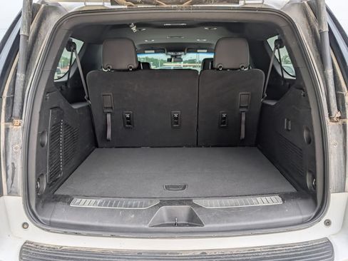 Used 2024 Chevrolet Suburban RST RWD image 23