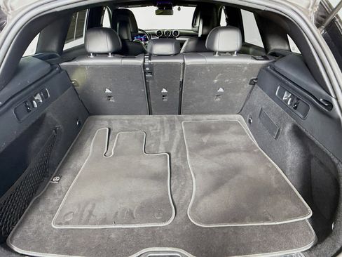 Used 2024 Mercedes-Benz GLC 300 4MATIC image 32