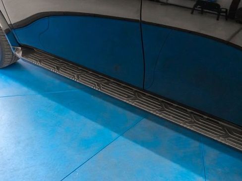 Used 2023 Nissan Armada Platinum w/ Captain's Chairs Package image 3