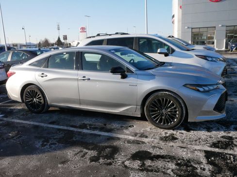 Certified 2021 Toyota Avalon XSE image 3