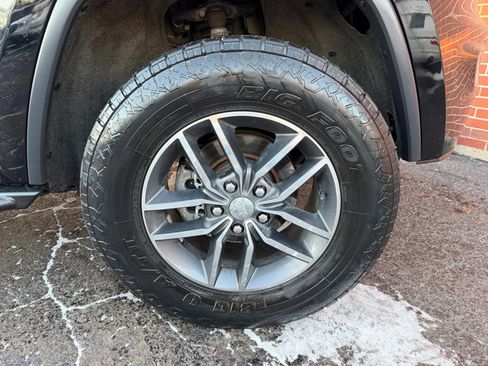 Used 2017 Jeep Grand Cherokee Limited w/ Trailer Tow Group IV image 22