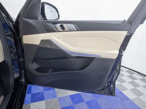Used 2022 BMW X7 xDrive40i w/ Premium Package image 16