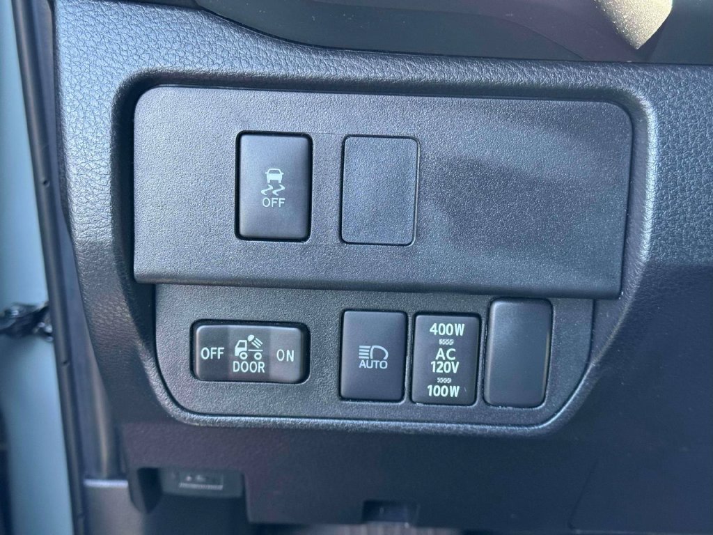 Used 2023 Toyota Tacoma TRD Sport AWD/4WD image 19