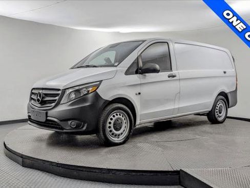 Used 2019 Mercedes-Benz Metris image 2