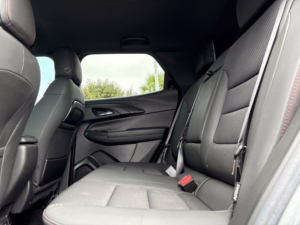Used 2023 Chevrolet TrailBlazer RS w/ Convenience Package FWD image 14