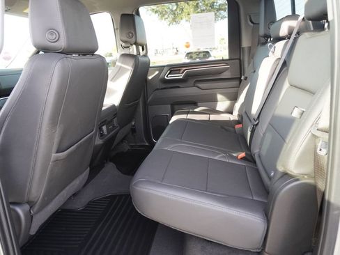 Used 2025 Chevrolet Silverado 3500 LT w/ Texas Edition image 17