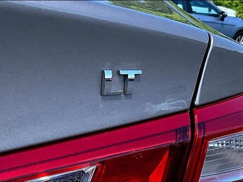 Used 2024 Chevrolet Malibu LT FWD image 23