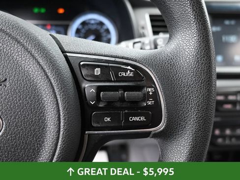 Used 2018 Kia Niro LX FWD image 32