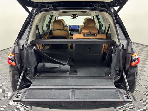 Used 2023 BMW X7 xDrive40i w/ Parking Assistance Package image 14