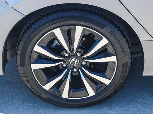 Used 2024 Honda Civic EX-L image 12