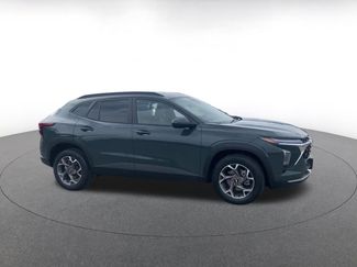 Used 2025 Chevrolet Trax LT w/ LT Convenience Package video 2