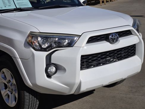 Used 2016 Toyota 4Runner SR5 image 11