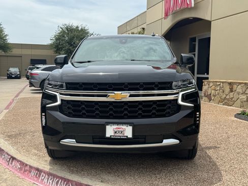 Used 2022 Chevrolet Suburban LS RWD image 5