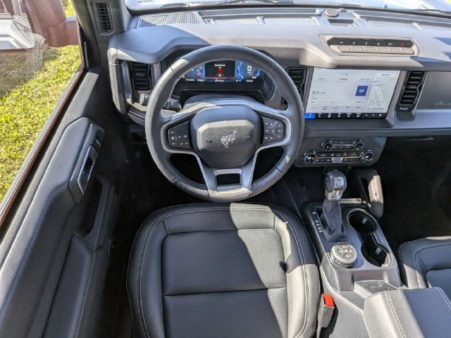 Used 2025 Ford Bronco Badlands AWD/4WD image 16