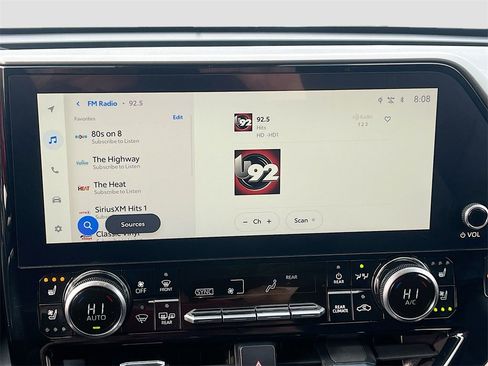 Used 2023 Toyota Highlander Limited image 15