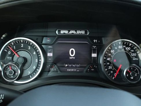 Used 2023 RAM 1500 Laramie AWD/4WD image 9