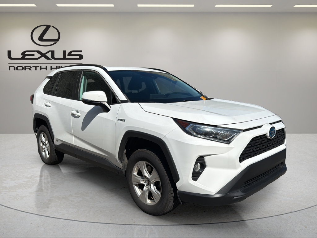 Used 2021 Toyota RAV4 XLE w/ Convenience Package AWD/4WD image 4