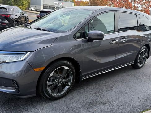 Used 2024 Honda Odyssey Elite image 9
