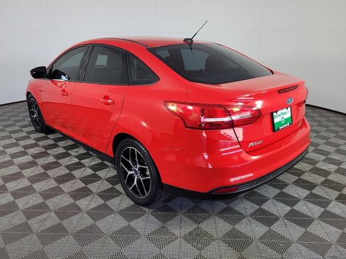 Used 2017 Ford Focus SE FWD image 5