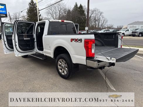 Used 2019 Ford F250 Lariat w/ Chrome Package image 33