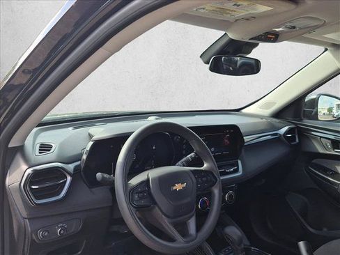 Used 2025 Chevrolet TrailBlazer LT AWD/4WD image 10