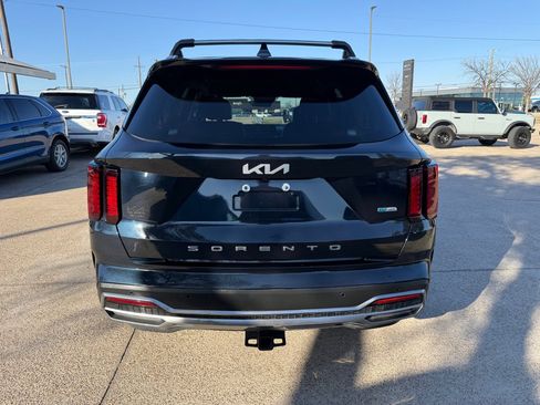 Used 2022 Kia Sorento S image 6