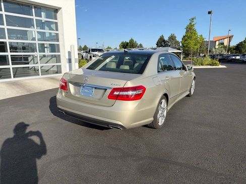 Used 2010 Mercedes-Benz E 550 4MATIC Sedan image 5